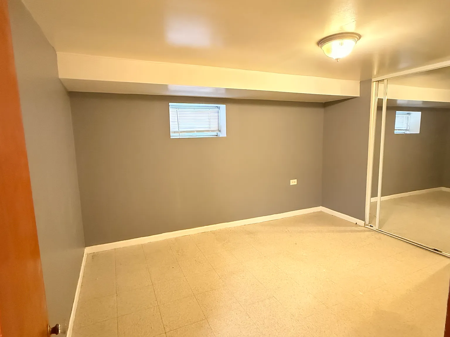 2 bed, 900 sqft, $1,200 — Photo 3