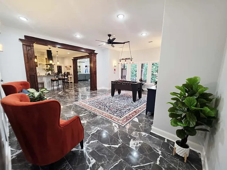 Building's Lounge