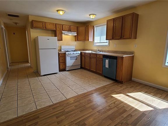 2nd image of 235 Wadsworth St