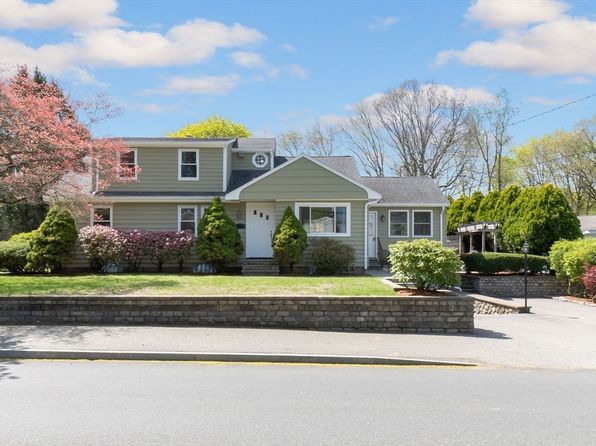 358 William St, Stoneham, MA 02180