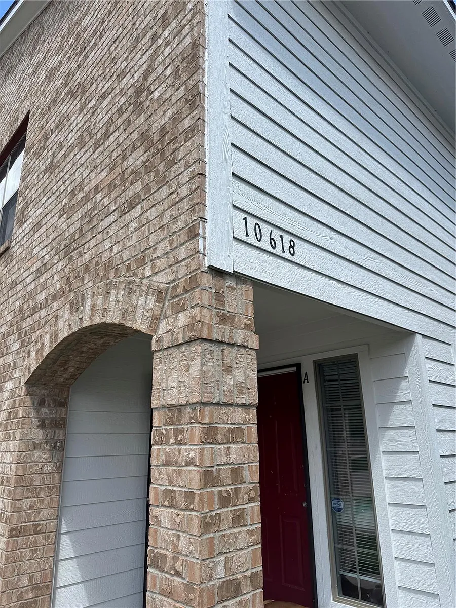 Building Photo - 10618 Pine Landing Dr #A