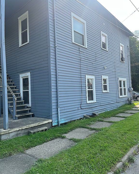 1st image of 301 S Jackson St