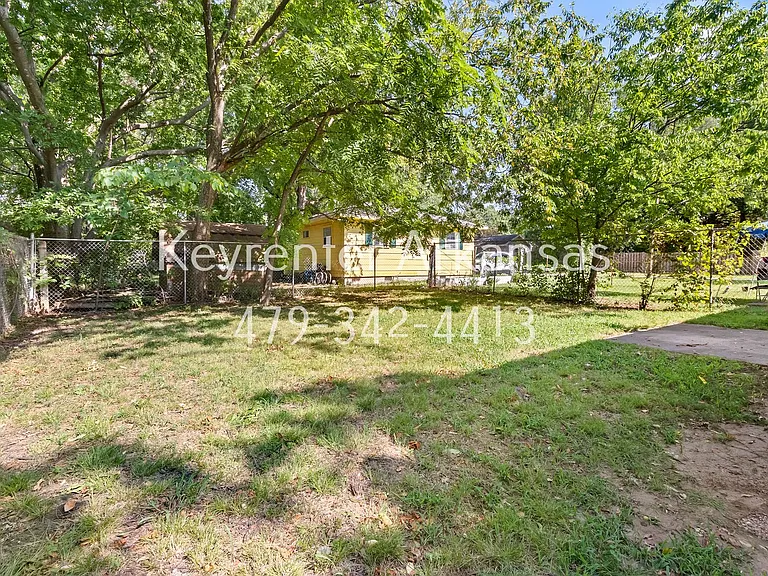 N College Duplex — Photo 25