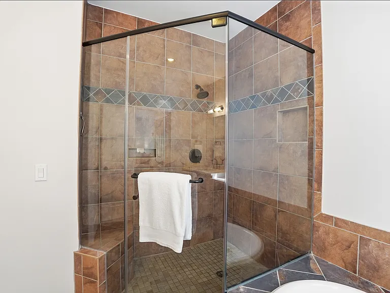525 Boal St — Photo 52