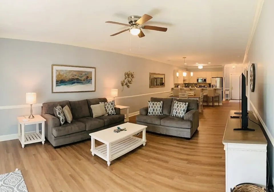 4851 Luster Leaf Cir #104