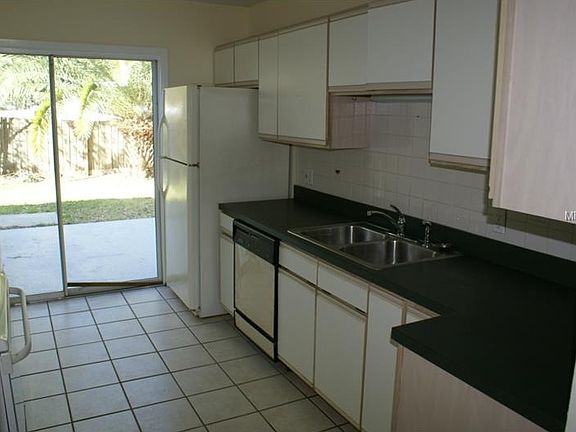 4th image of 3019 W Van Buren Dr