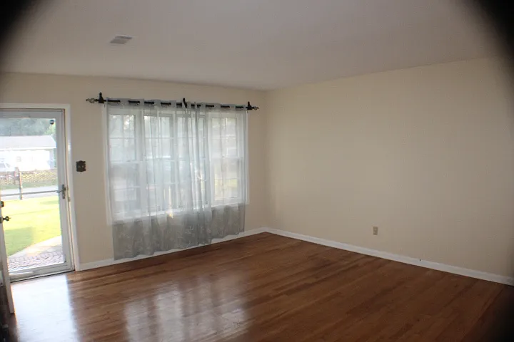 409 Willow Ave — Photo 10