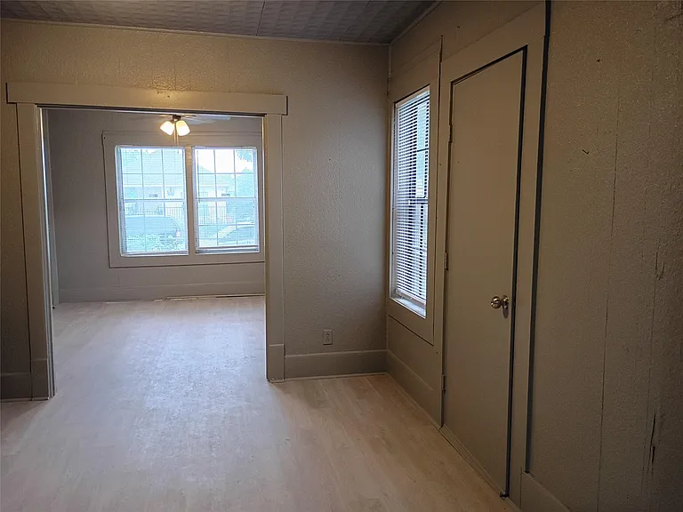 7815 Dayton St — Photo 6