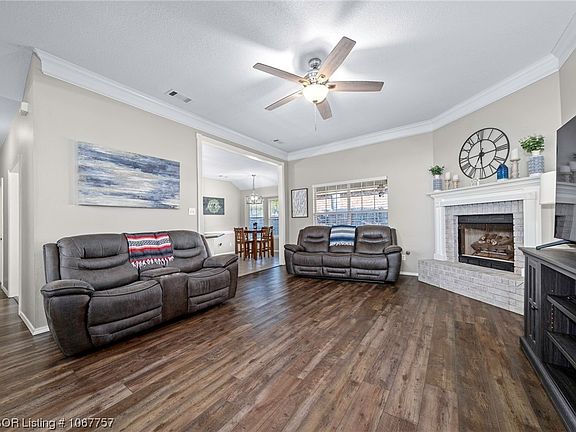 4th image of 308 Northridge Dr