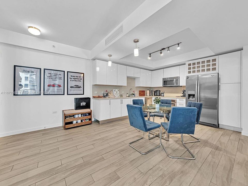 1st image of 999 SW 1st Ave APT 1801