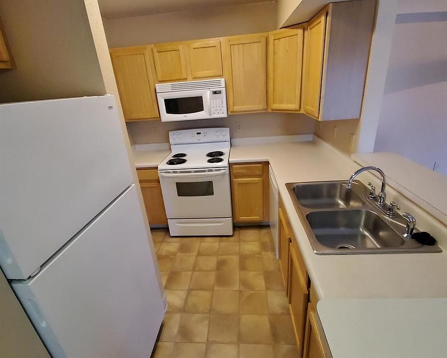 2nd image of 722 Tumbleweed Ln APT 208