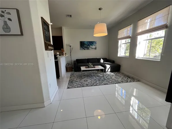 10012 NW 7th St Unit 203, Miami, FL 33172