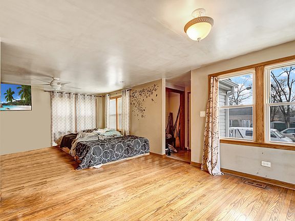 4th image of 9708 McVicker Ave