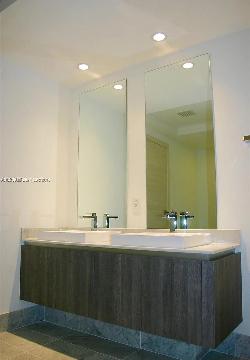 3 bed, 1450 sqft, $7,500 — Photo 1