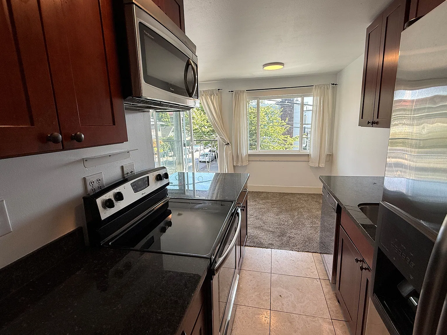 2 bed, 743 sqft, $1,695 — Photo 4