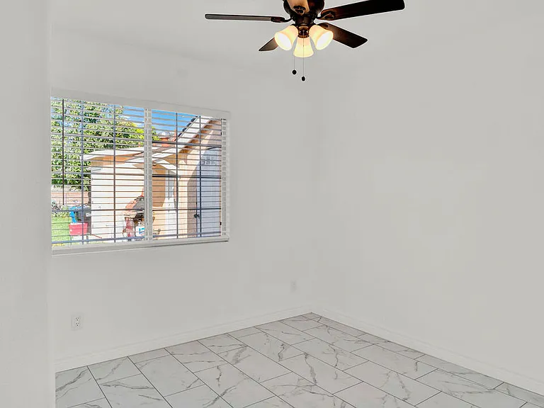 2239 W Lincoln St — Photo 14