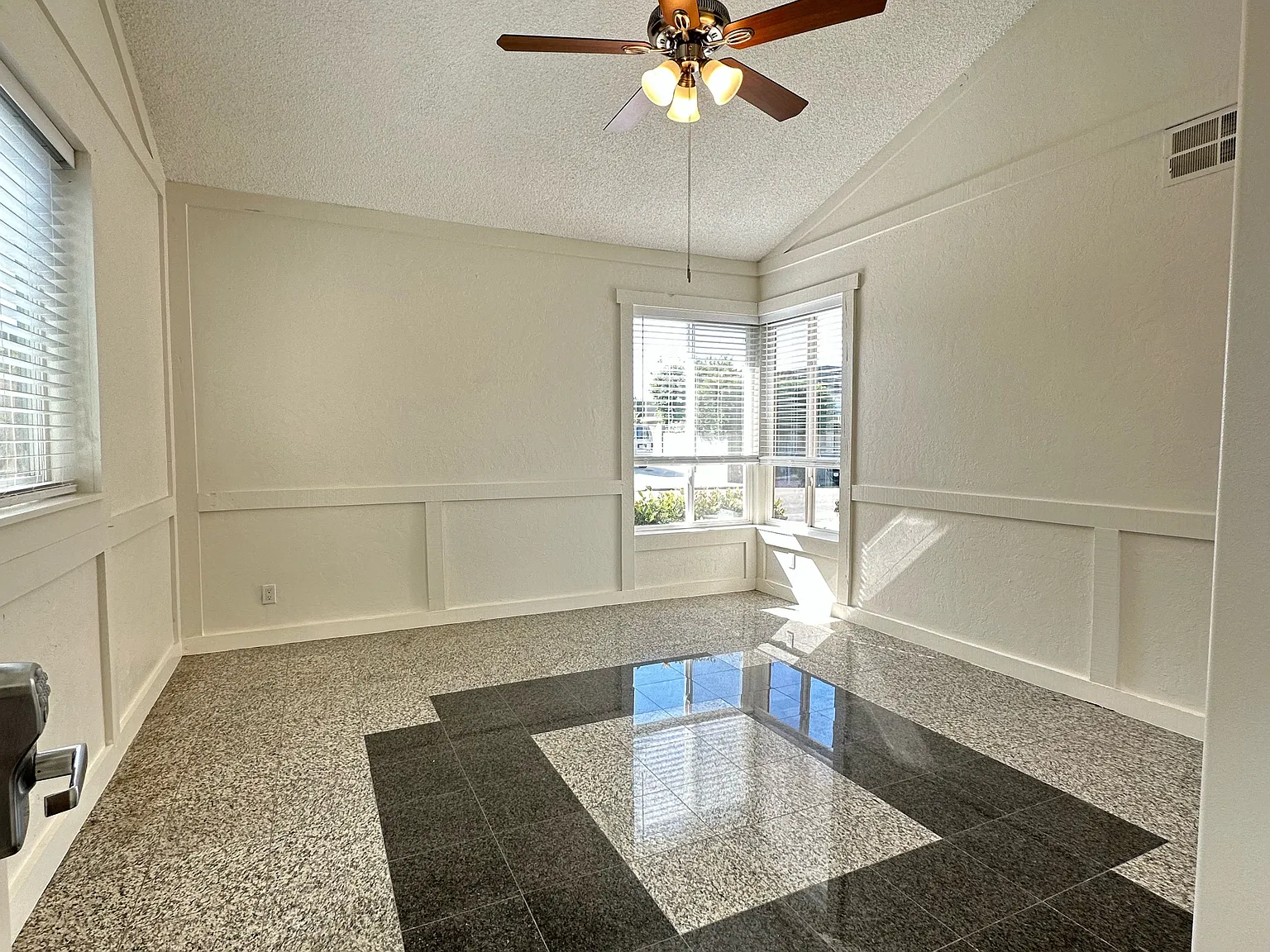 Five Harbors Dr, Huntington Beach — Photo 2