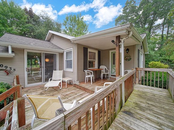5th image of 10935 Warner Rd