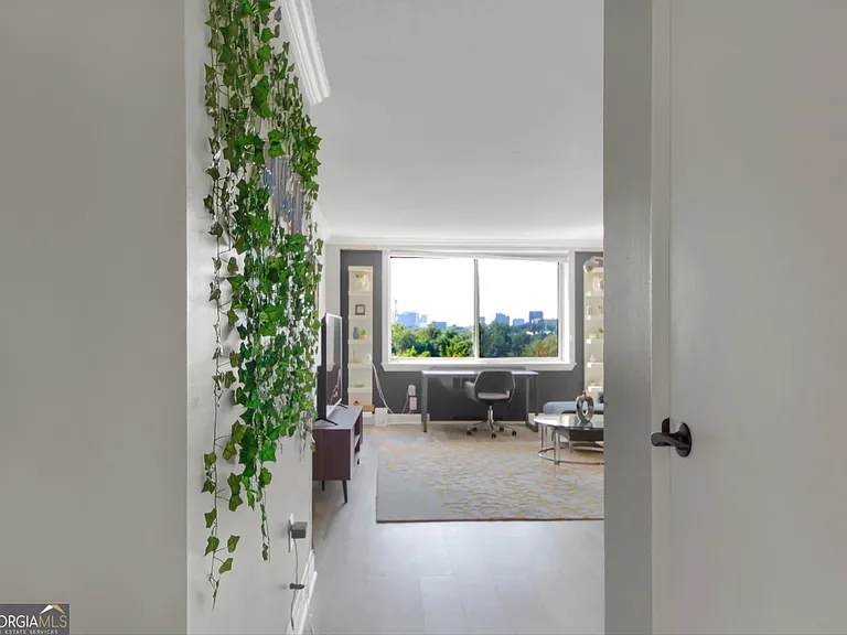 2479 Peachtree Rd NE — Photo 1