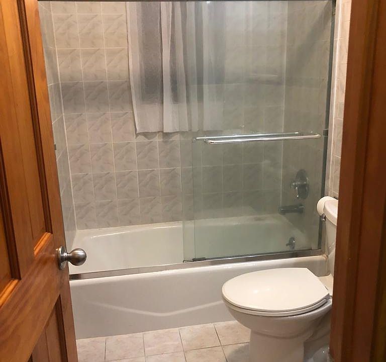 1st image of 415 Louis Ave