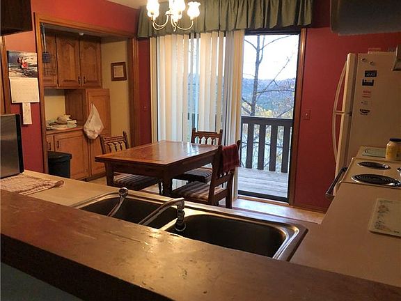 3rd image of 88 Beaver Dr