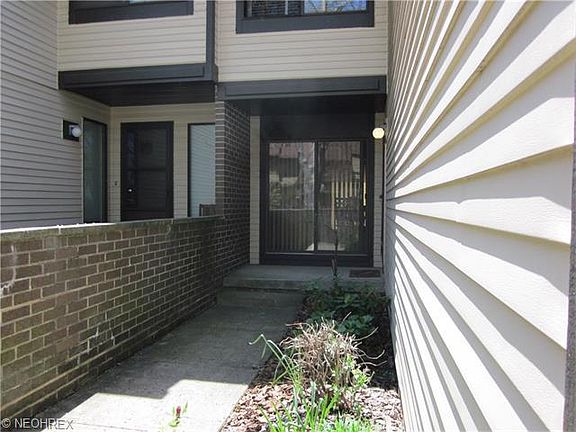 2nd image of 4454 Habersham Ln N Unit 225