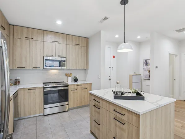 22 Avenue At Port Imperial image 24 of 34