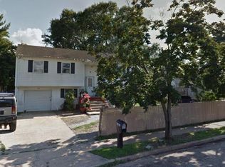 200 Lois Ln, Lakewood, NJ 08701