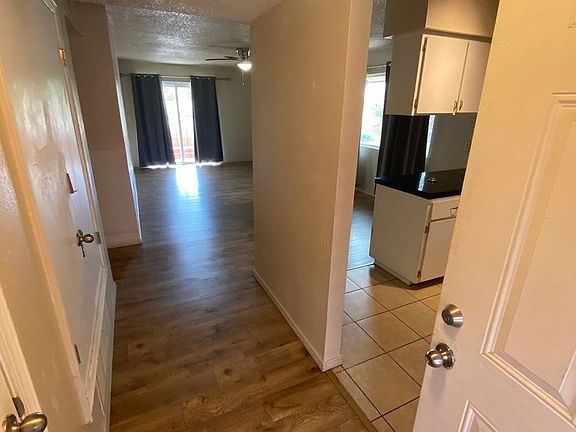 4th image of 919-923 Alvarado Dr SE #923-D