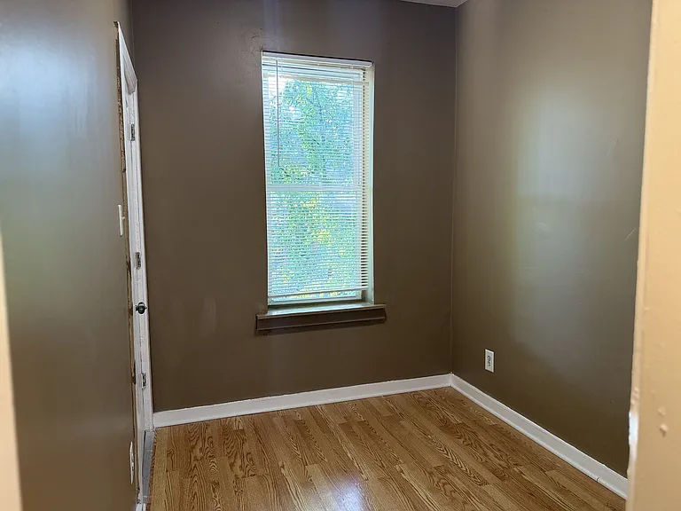 8833 S Exchange Ave #3F — Photo 7