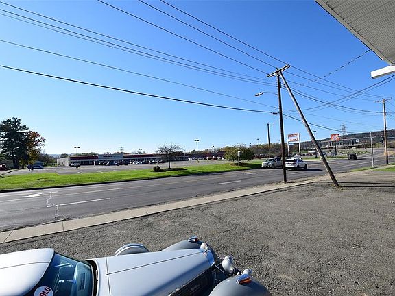 5th image of 743/751 Main St