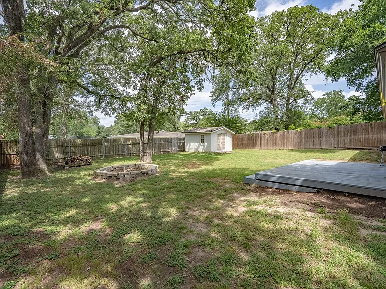 501 Calhoun Dr — Photo 15