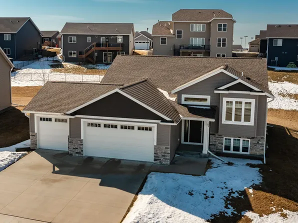 762 Towne Dr NE, Byron, MN 55920