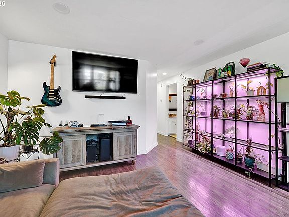 5th image of 4514 Souza St