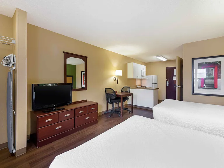 Studio Suite - 2 Full Beds