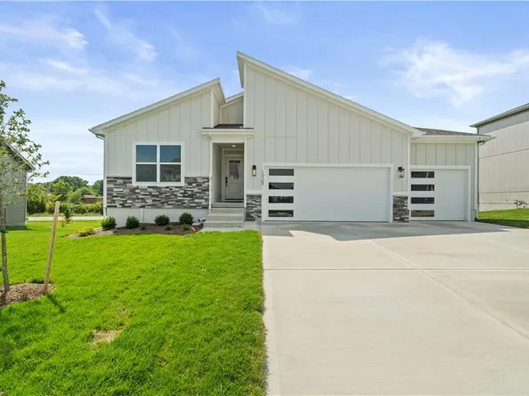 1925 SW Merryman Dr, Lees Summit, MO 64082