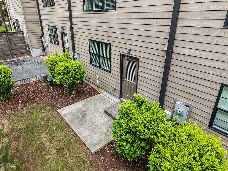 210 Asher Springs Cir — Photo 4