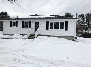 28 Meadow Dr, Lowell, MA 01854