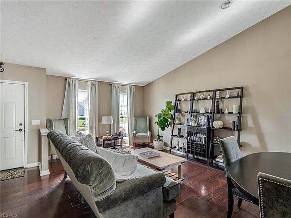 4th image of 2304 Canterbury Cir