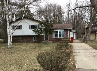 20072 Woodburn Dr, Southfield, MI 48075