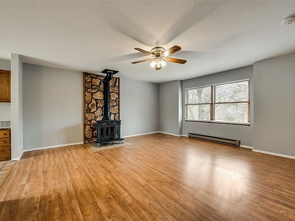 5th image of 1209 Donna Ln