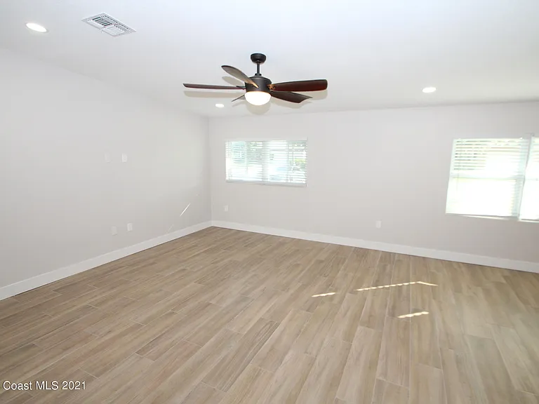 580 Pine Tree Dr — Photo 8
