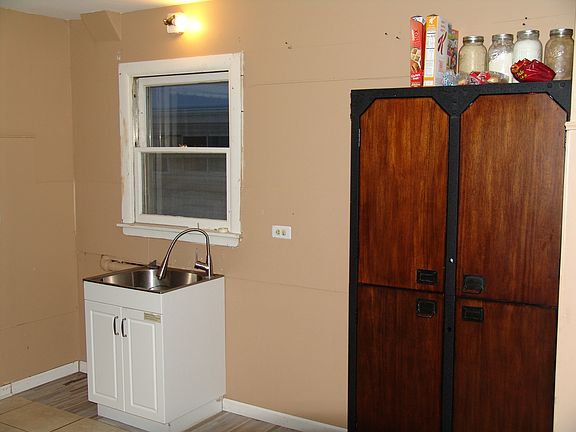 2nd image of 404 N Ardmore Ave