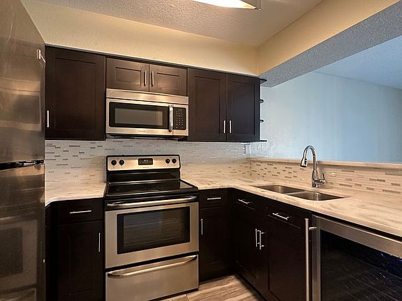2nd image of 191 Scottsdale Sq