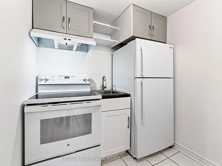 402 Kingston Rd — Photo 10