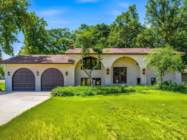 316 Colleen Ave, Shoreview, MN 55126