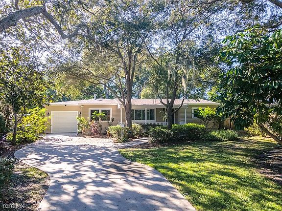 2nd image of 611 Oleander Way S