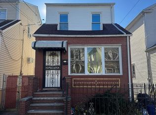 9014 Silver Rd, Ozone Park, NY 11417