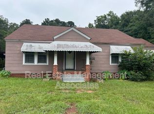 803 E McIntosh Rd, Griffin, GA 30223
