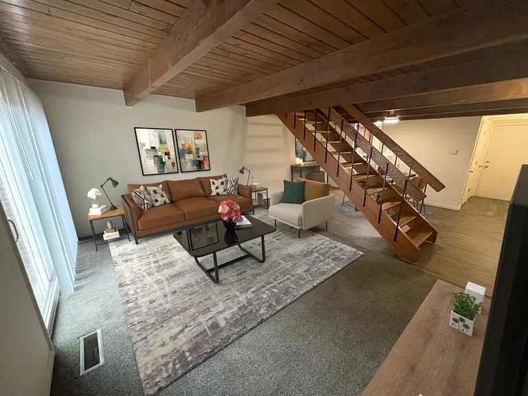 Rivers Edge Apartments and Townhomes — Photo 13